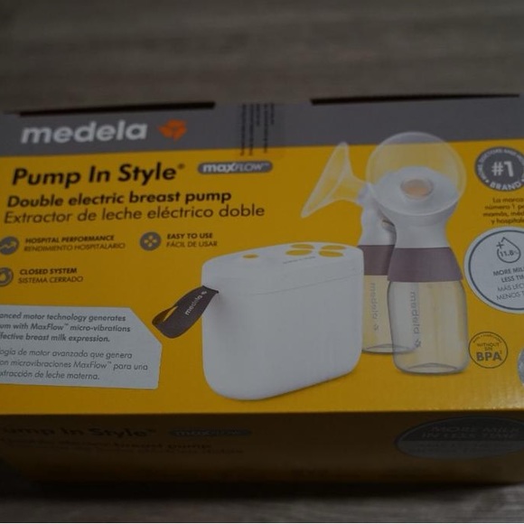 Brand new medela pump in style set never opened or used - Picture 2 of 4
